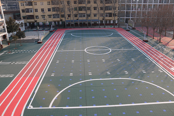 懸浮拼裝地板怎么安裝？需要專業(yè)人員嗎